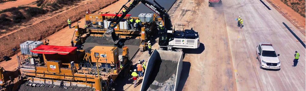 Cemex presente en la obra de la autovía más innovadora y sostenible de España con un pavimento de hormigón armado en continuo