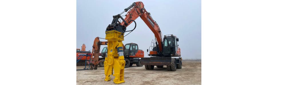 Maquinza recibe la primera excavadora Develon en España