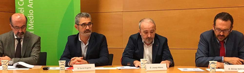 De izquierda a derecha:  Aniceto Zaragoza Ramírez,  director general de la Agrupación de fabricantes de cemento de España (Oficemen); Daniel Argente Fernández, secretario general de UGT-FICA; Josep Albors Ferrandis, secretario general de CCOO de Construcción y Servicios del País Valencià, y Dimas Vallina García, director gerente de la Fundación CEMA.