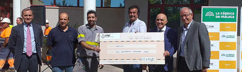 FYM-HeidlbergCement entrega un cheque a Bancosol