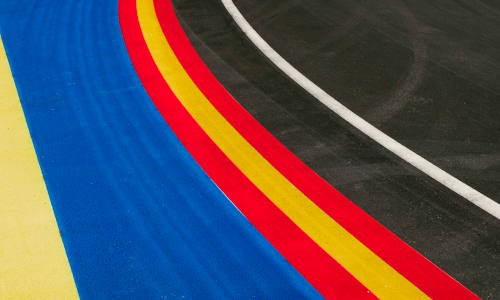Mapecoat TNS Race Track aporta color al nuevo circuito MADRING de Madrid