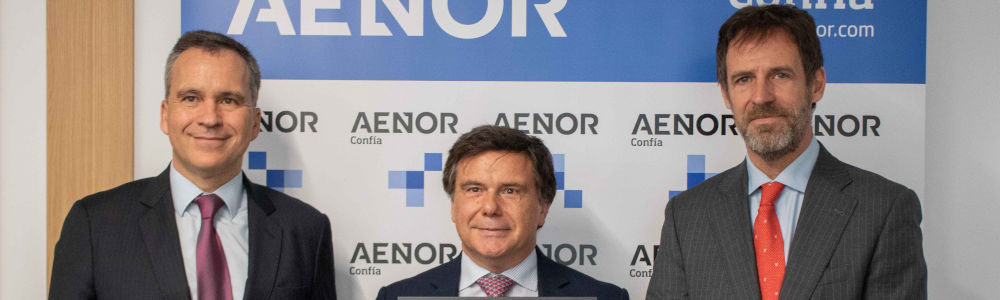 Rafael García Meiro, director general de AENOR, Isidoro Miranda, director general de LafargeHolcim España, y Carlos Peraita, director general de ANEFHOP