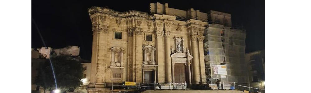 Rehabilitación de la plaza y la escalinata central de la catedral de Santa Maria de Tortosa