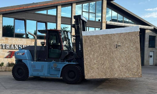 cCarretilla elevadora personalizada BobcatD100S-9 de Transportes Cepelludo