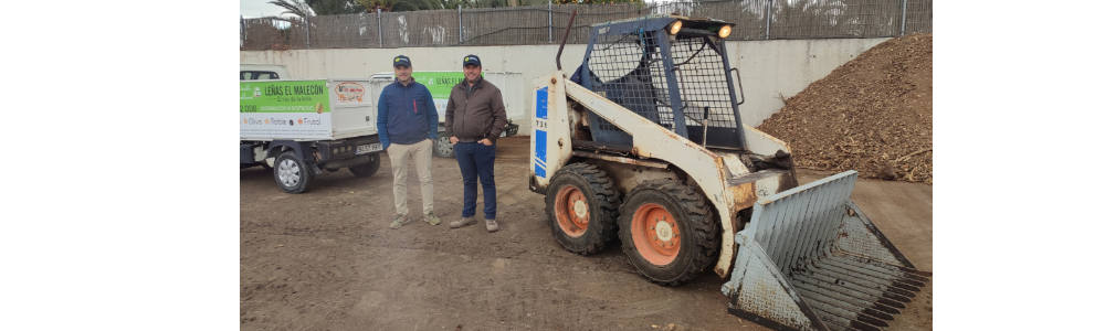 Valentín Mompeán Garcia y Enrique Mompeán | cargadora compacta Bobcat 731
