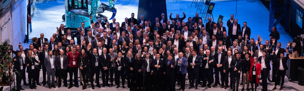 Kobelco: Celebrando una década de excelencia