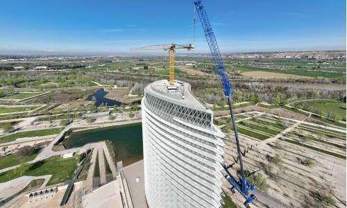 Grúa Liebherr 110 EC-B de Grúas Cerezo