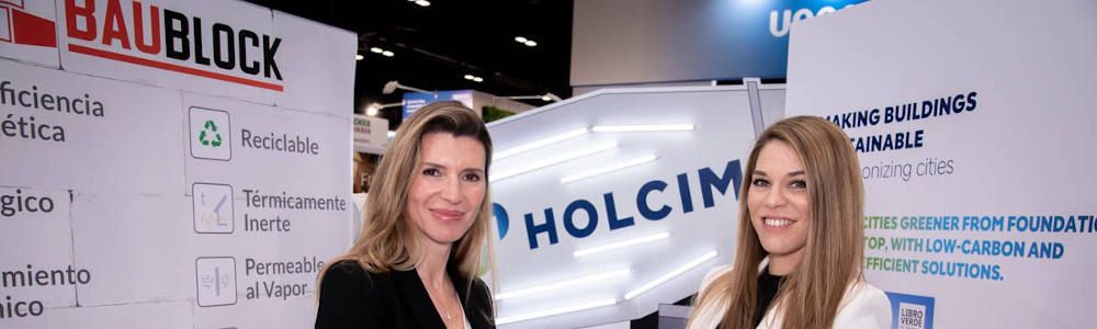 Carmen Díaz, CEO de Holcim España, y a la dcha., Flor Zafra, Directora General de Baublock.