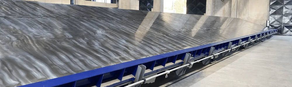 Moldtech - Mesa Basculante