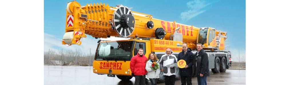 Entrega oficial de la grúa móvil Liebherr LTM 1300-6.3 a Grúas Sánchez