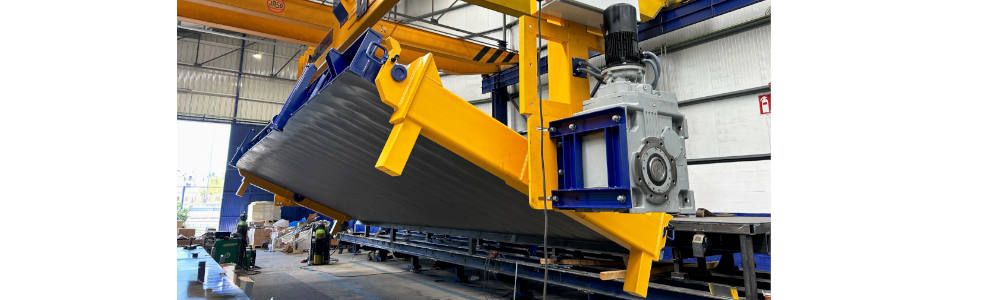 Sistema de volteo para muros dobles