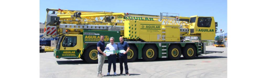 Entrega oficial de la grúa móvil de construcción Liebherr MK 140-5.1 de Grúas Aguilar.