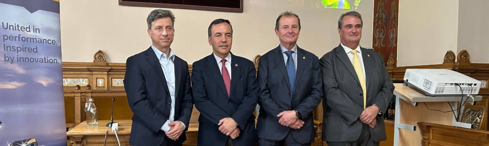 En imagen, de izquierda a derecha, Hakan Aytekin, Regional General Manager en Epiroc Southern Europe, Ricardo Laín, profesor emérito del Departamento de Ingeniería Geológica y Minera en la ETSIME de Madrid y Jose Luis Parra, Adjunto a Dirección para Comunicación y Relaciones Institucionales en la ETSIME de Madrid.