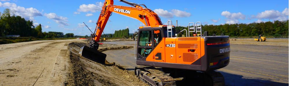 Excavadora Develon serie 9
