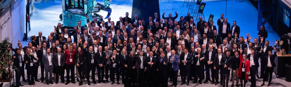 Kobelco: Celebrando una década de excelencia