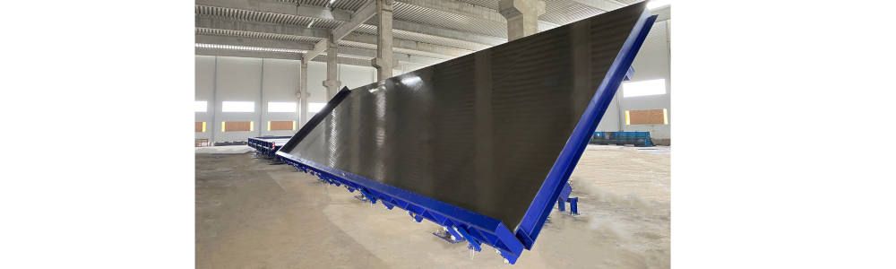 Moldtech inicia el suministro y montaje de dos mesas basculantes para fábrica de prefabricados en el área de los Balcanes