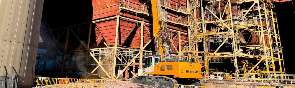 AFESA Medio Ambiente apuesta por la excavadora de cadenas R960 Demolition de Liebherr